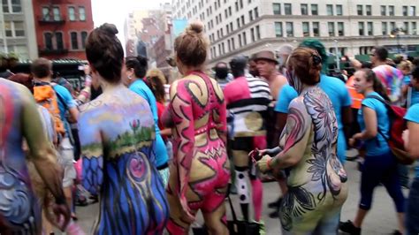 nyc bodypainting|At NYC Bodypainting Day, Naked Bodies Become。